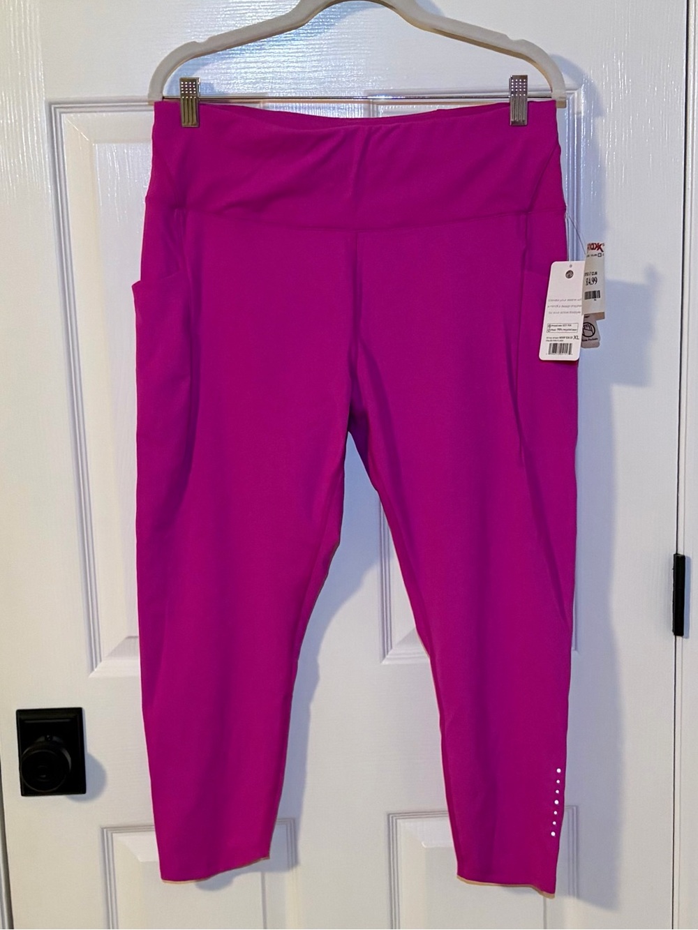 NWT Apana Yoga Lifestyle Magenta Active Capri Leggings. XL